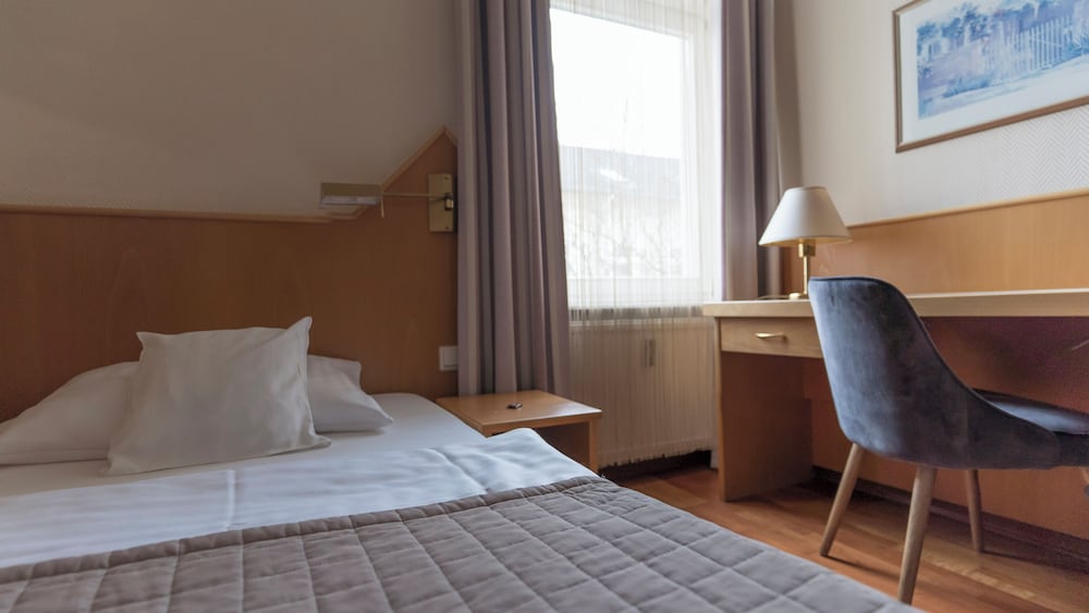 Standard Single Room, Non Smoking, Courtyard View