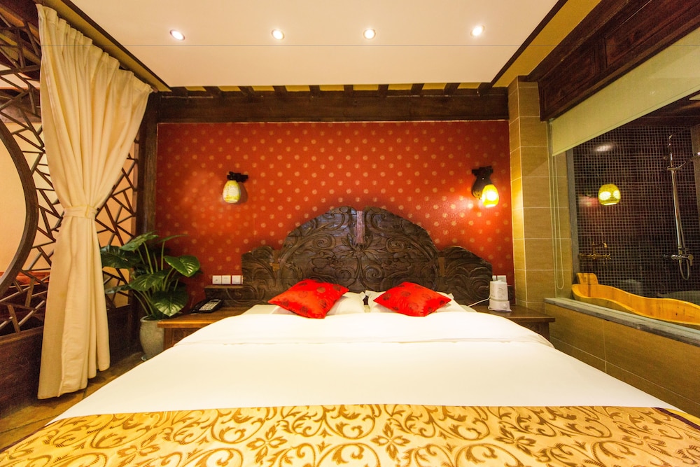 Luxury Suite, 1 Bedroom, Courtyard View photo 1