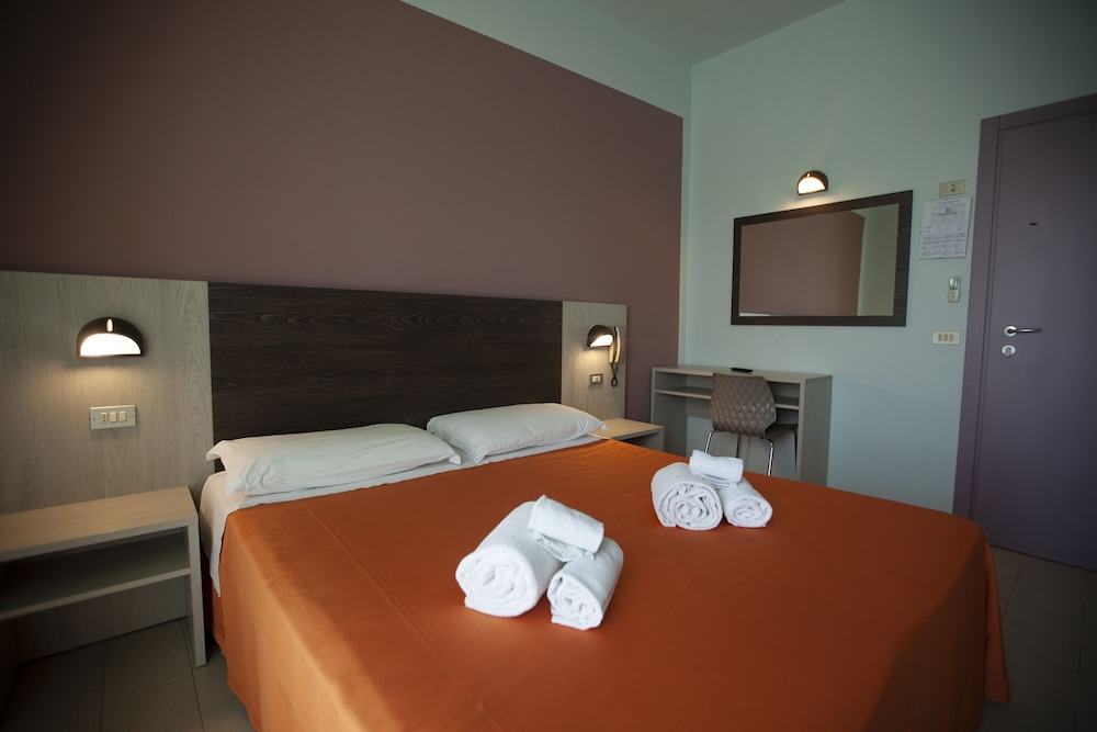 Economy Double or Twin Room, Balcony photo 2