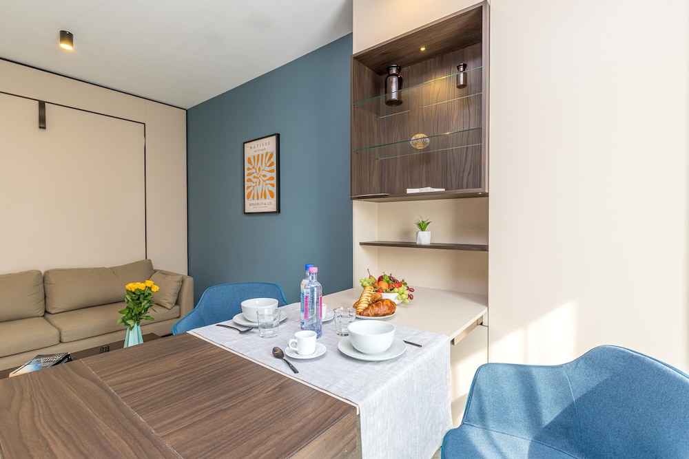 Family Studio (ICON H Lugano 404 Suite Micro Living)