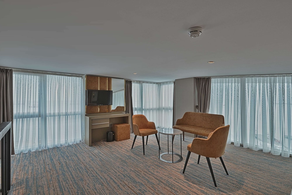 Suite, Multiple Beds, Non Smoking, Balcony (View)