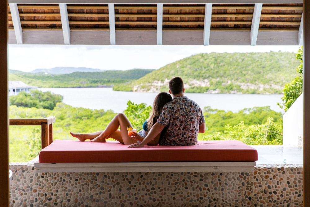 Premium Suite, 1 King Bed, Private Pool, Bay View photo 1