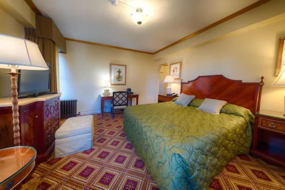 Room, 1 King Bed - Photo 17