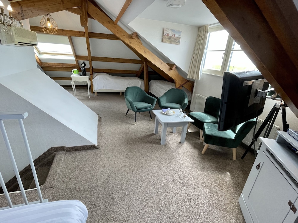 Family Room photo 1