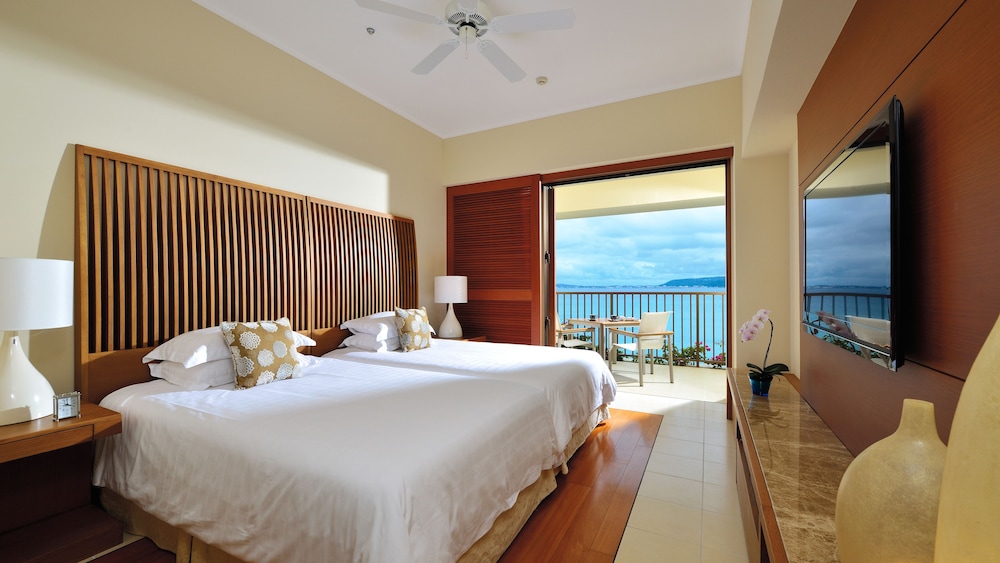 Club Deluxe 2 Bedrooms with Ocean View, with Club Service, Non Smoking - Adult Only 13 or over photo 3