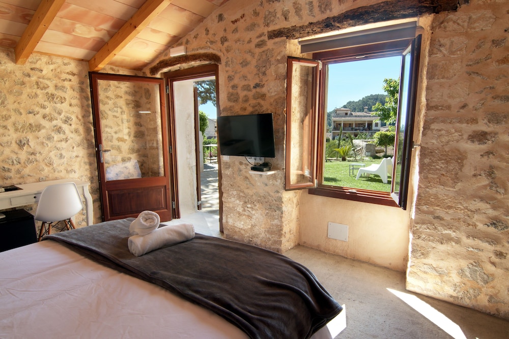 Superior Double Room, Garden View, Poolside photo 2