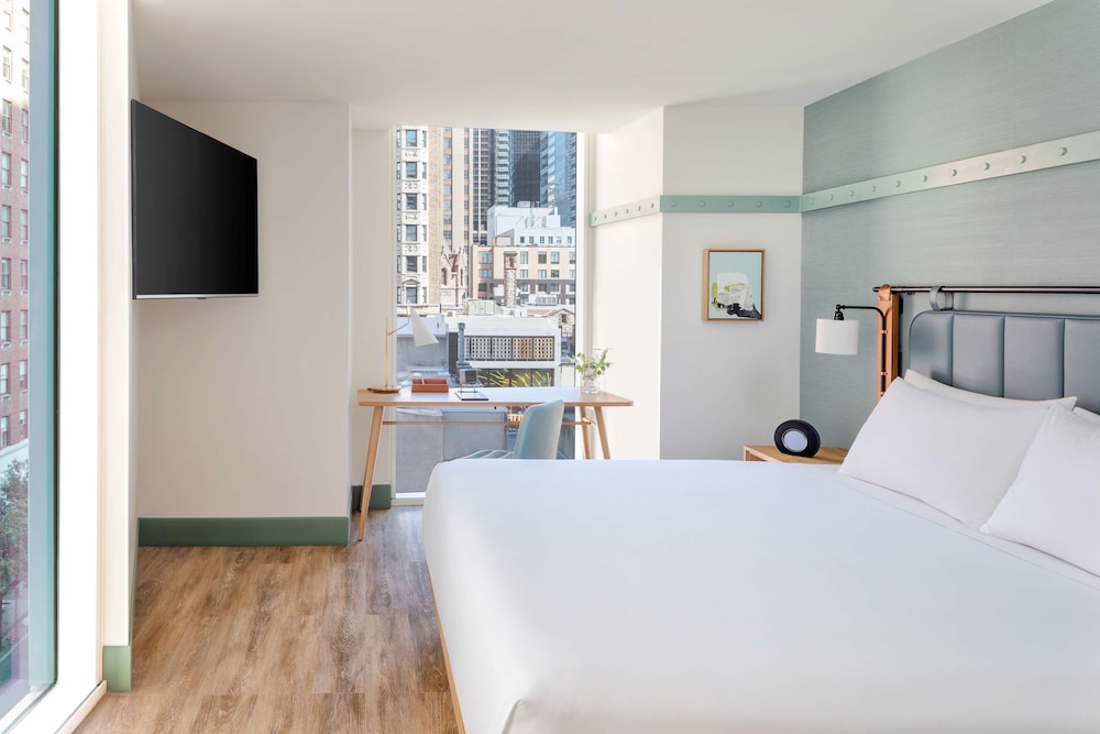 Executive Suite - Photo 6
