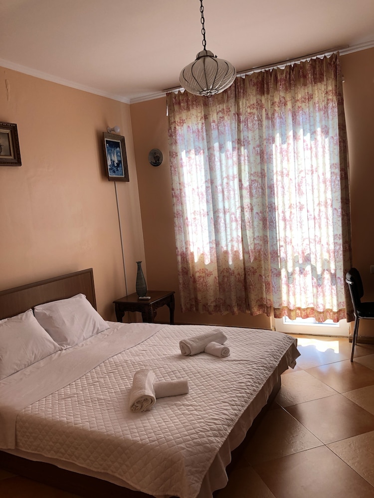 Queen Room With Balcony photo 1