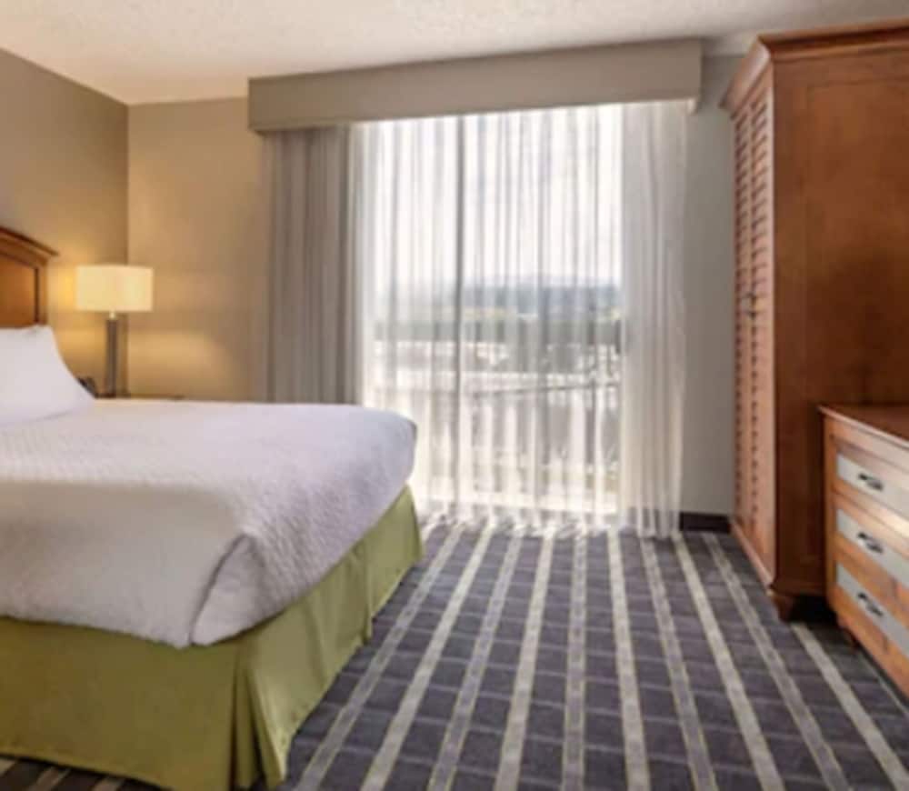 Suite, 2 Double Beds, Accessible (Hearing) - Photo 5