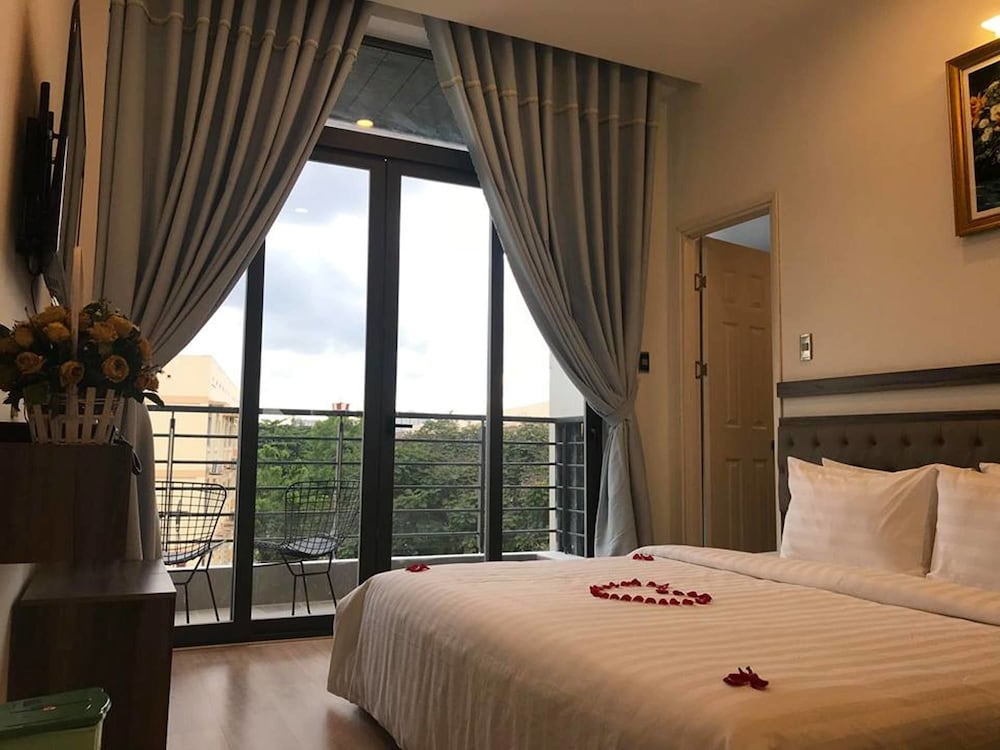 Suite Double or Twin Room, Balcony, River view