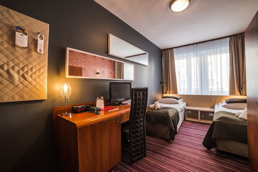 Double or Twin Room - Photo 15