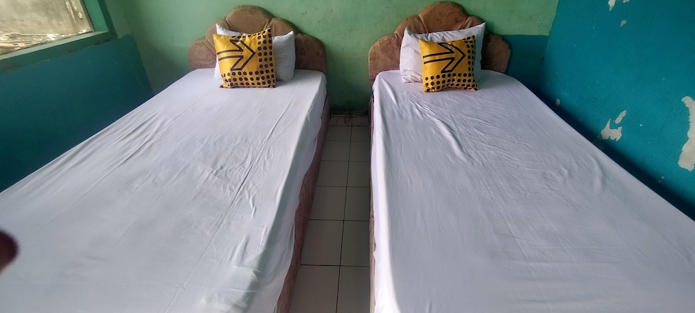 Economy Twin Room photo 1