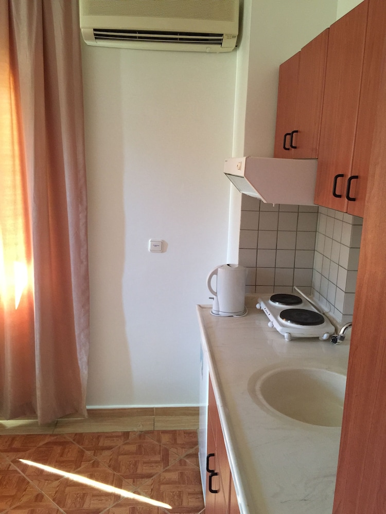 Standard Apartment, 1 Queen Bed with Sofa bed photo 3