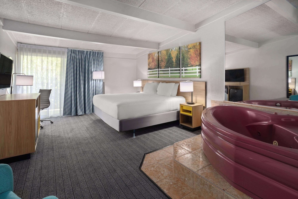 Standard Room, 1 King Bed photo 1