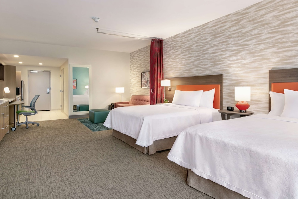Studio, 2 Queen Beds, Accessible, Bathtub