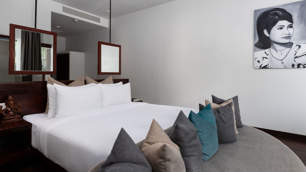 Two-Bedroom Family Suite  Free Laundry + Daily 60Min Massage + Mini Bar + Airport Pick-Up - Photo 4