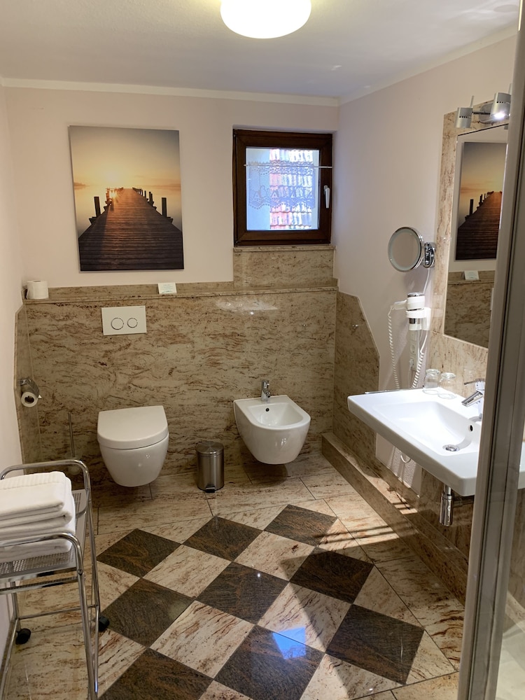Comfort Room - Photo 8
