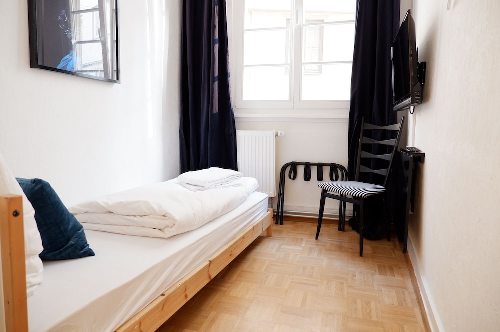 Single Room, Shared Bathroom (Zimmer 8) photo 3
