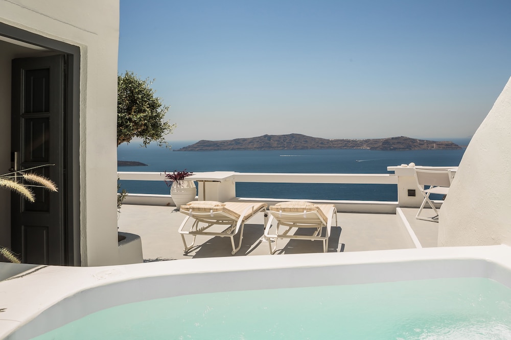 Exclusive Suite, Jetted Tub (Cave) - Photo 6