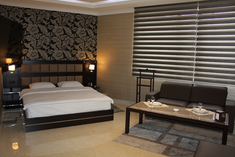 Business Suite, 2 Double Beds, Garden Area