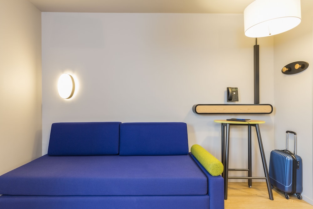 Studio, Multiple Beds - Photo 12