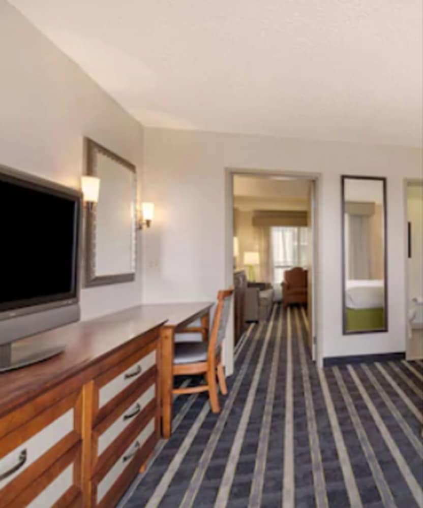 Suite, Non Smoking - Photo 2