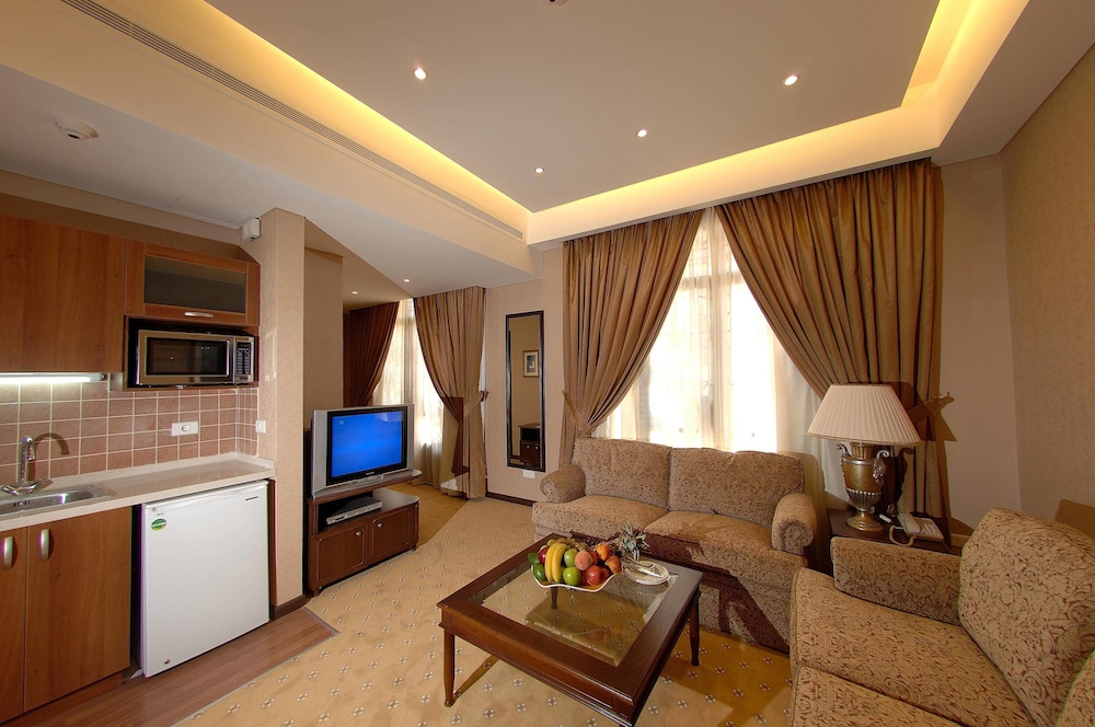 Suite, 1 Bedroom photo 3