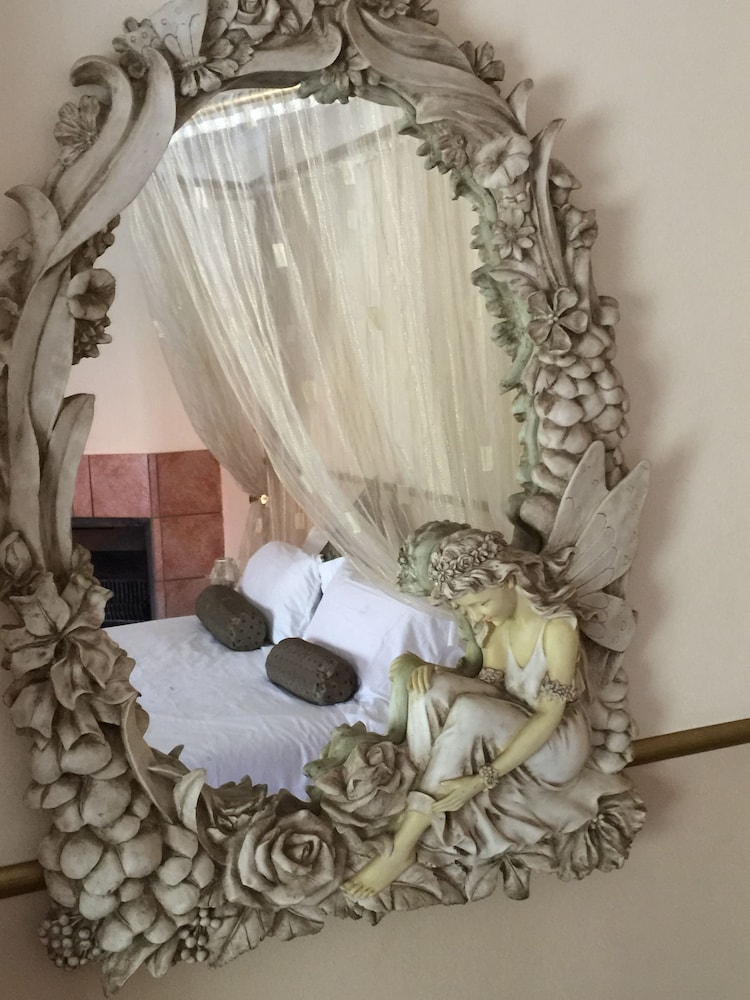 Honeymoon Suite photo 1