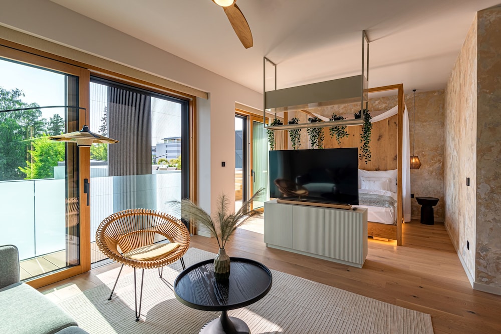 Luxury Suite