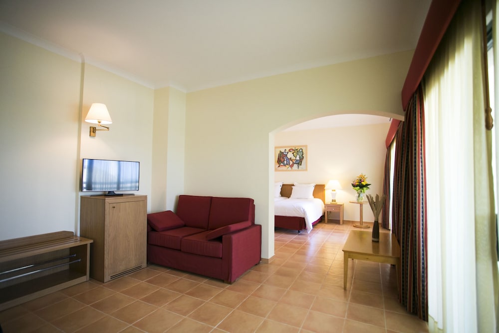 Suite, Balcony - Photo 8