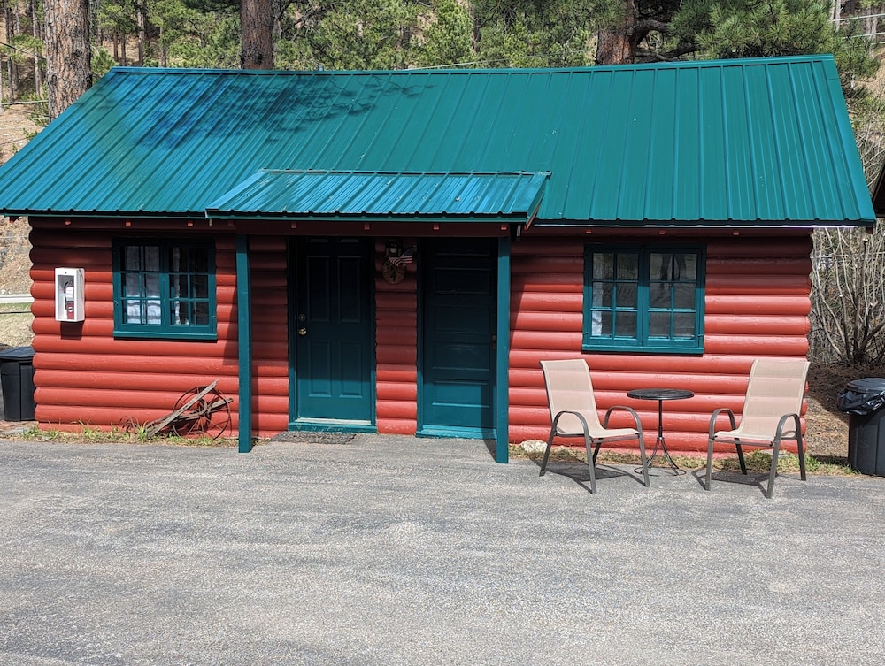 Comfort Cabin, 2 Bedrooms (Unit #4) photo 2