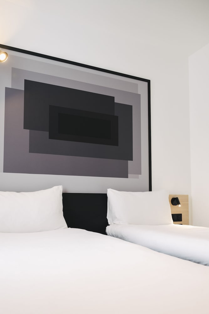 Standard Room, 2 Twin Beds - Photo 1