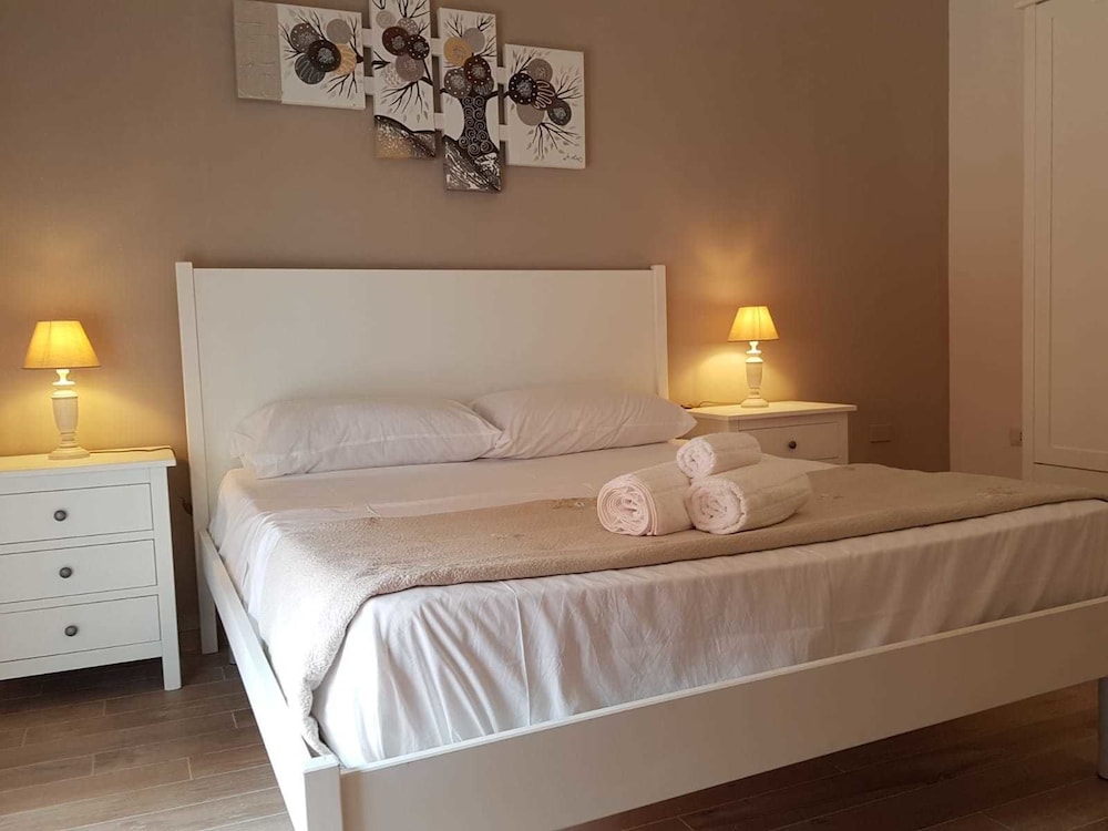 Double Room, Balcony, City View (Left side) photo 3
