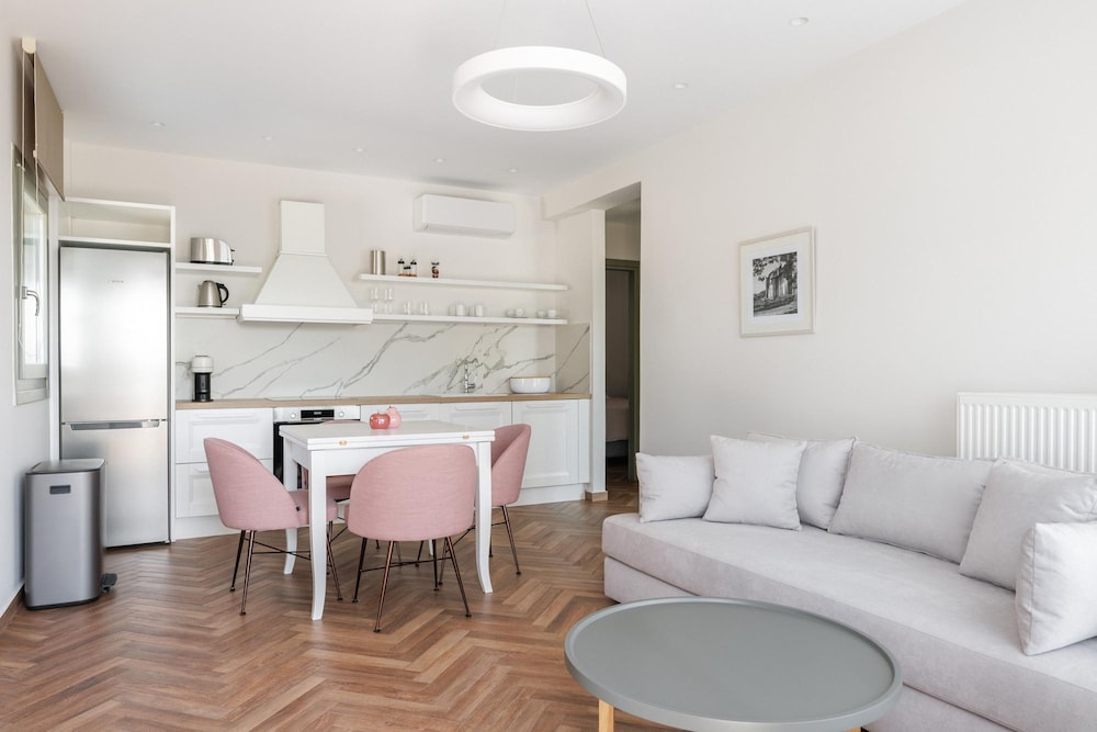 Apartment photo 1