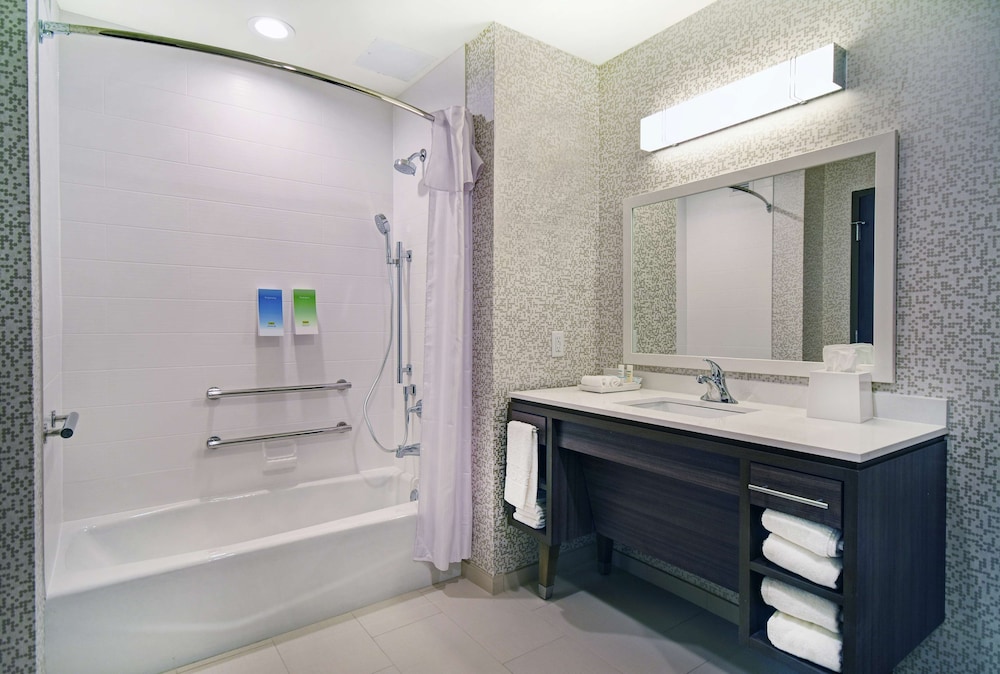 Studio, 2 Queen Beds, Accessible, Bathtub (Mobility & Hearing) - Photo 4