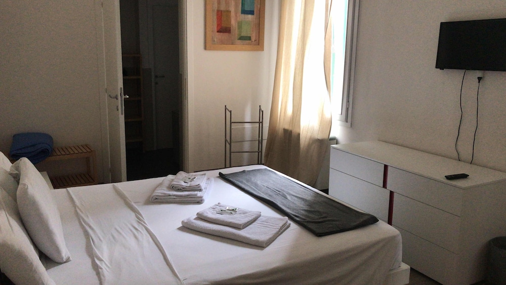 Deluxe Double Room, City View photo 2