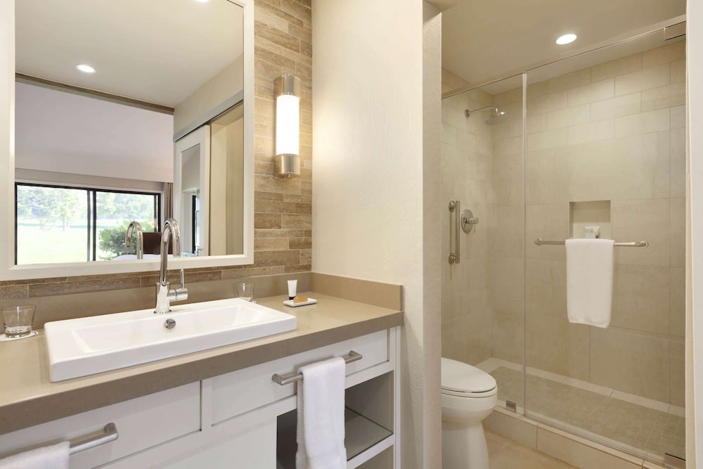 Premium Suite, 1 King Bed with Sofa bed (Premium Accessible Mansion 1 Bedroom) - Photo 7