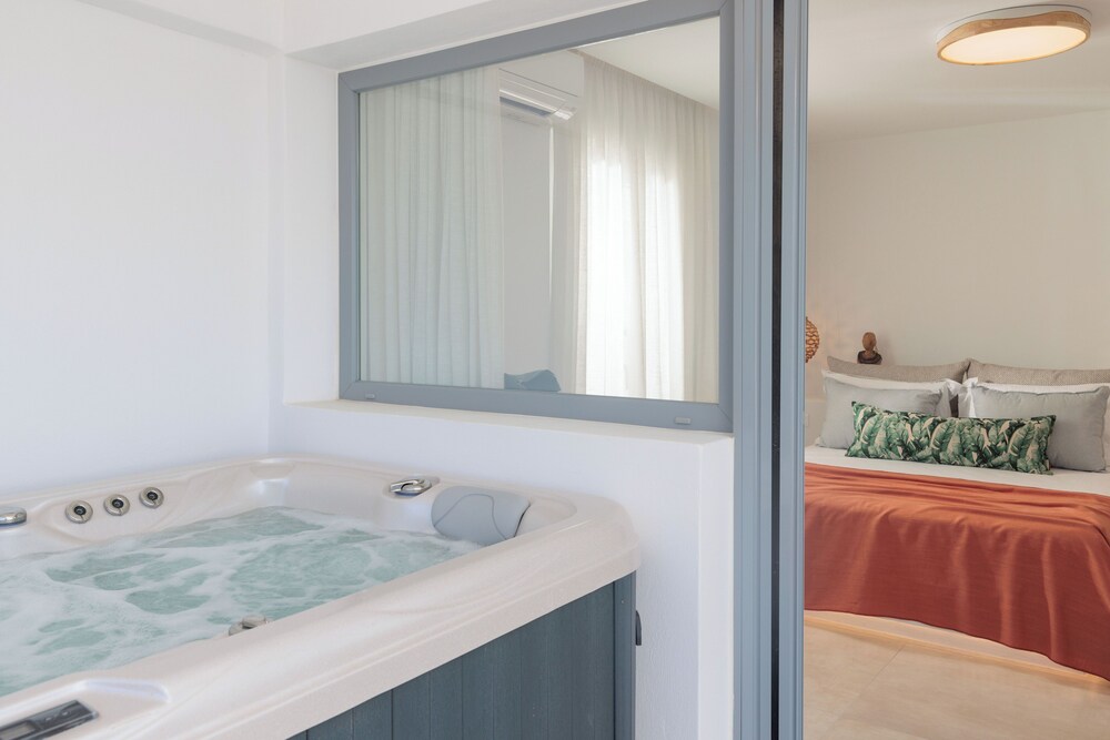 Superior Maisonette with Hot Tub photo 3