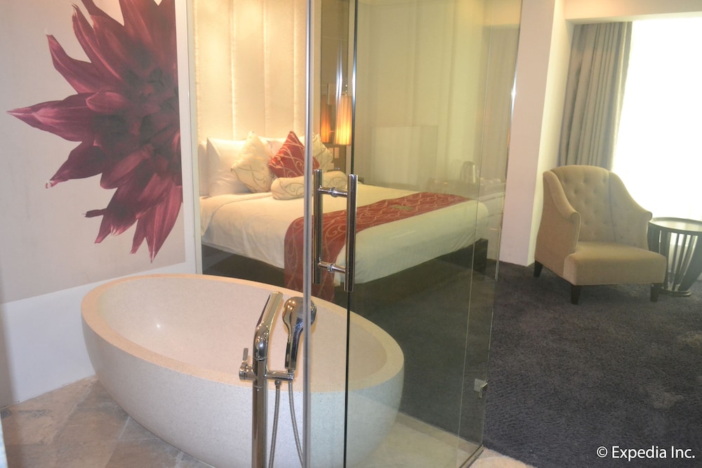 Executive Room - Photo 9
