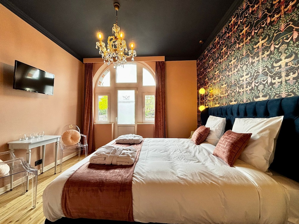 Grand Suite, City View