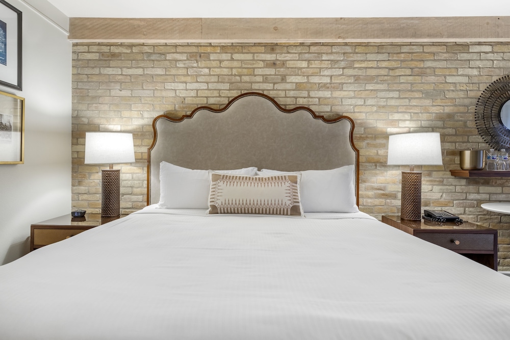 Premier Room, 1 King Bed, Balcony