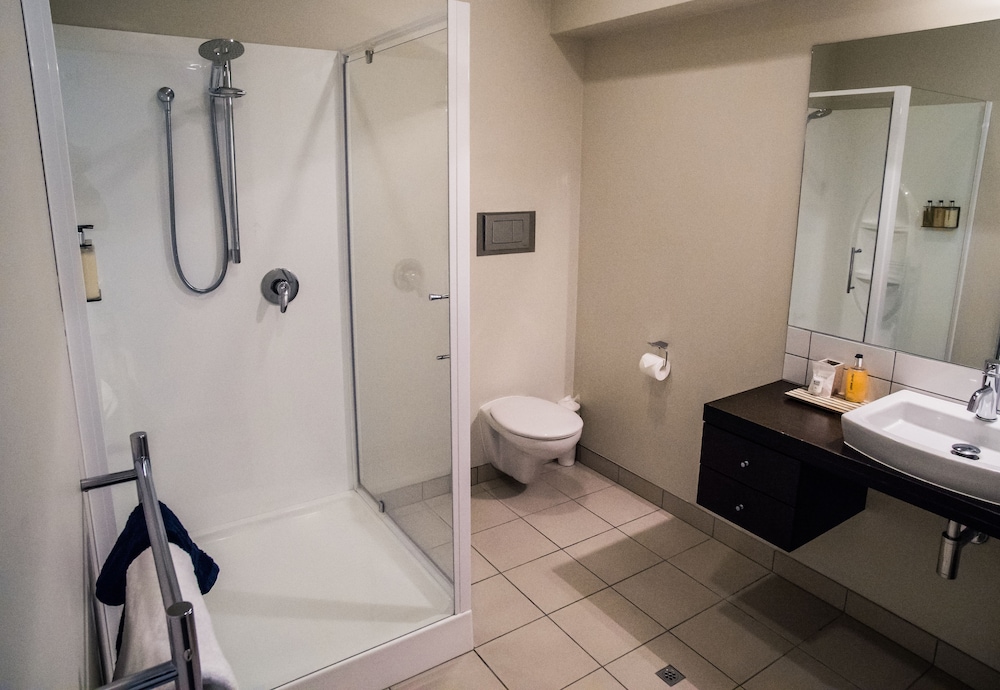 Family Studio Suite, Multiple Beds thumbnail 5
