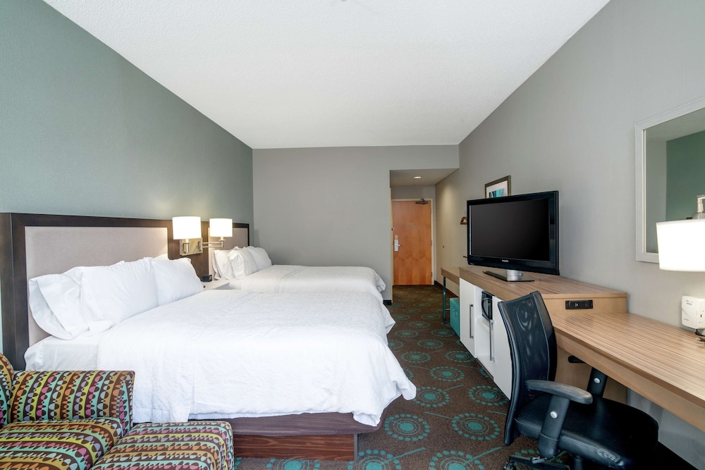 Room, 1 King Bed, Accessible (Mobility & Hearing, Roll-In Shower) - Photo 1