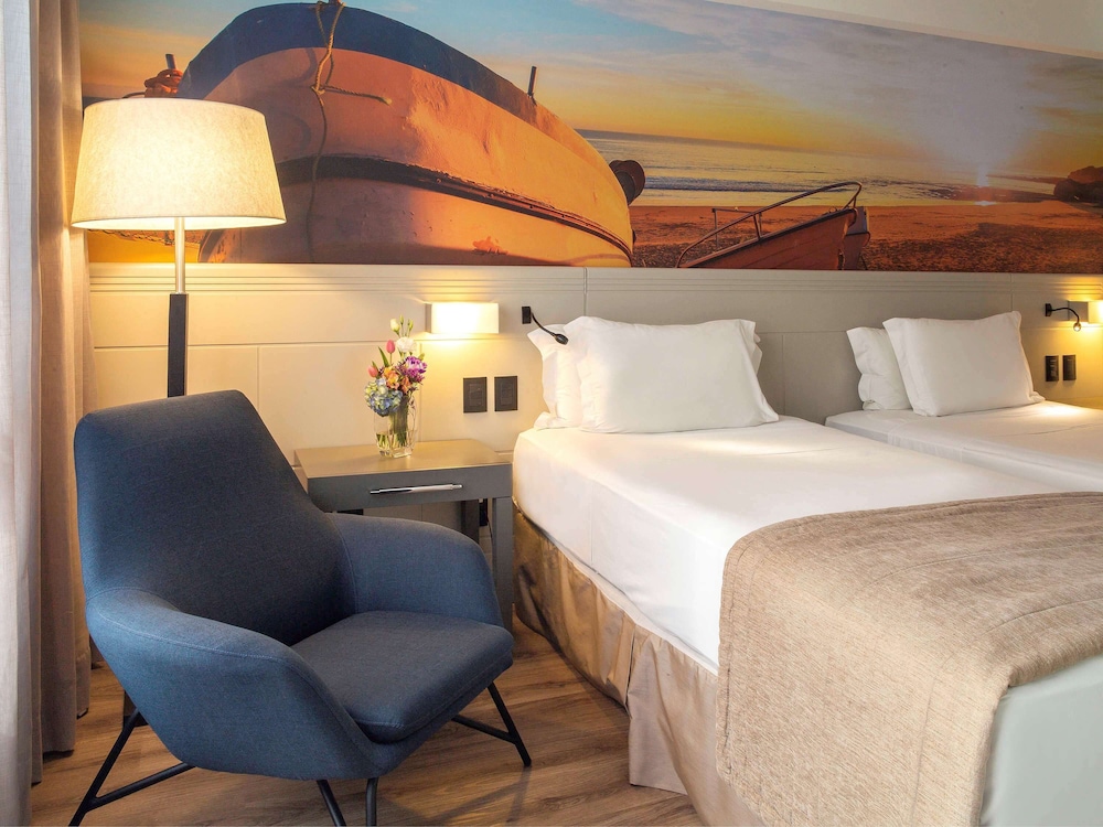 Standard Twin Room, 2 Twin Beds, Partial Ocean View - Photo 5