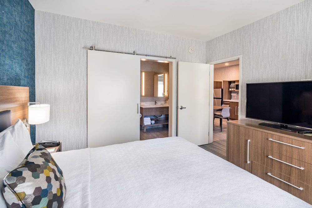 Suite, 1 Bedroom, Non Smoking (1 King Bed) photo 3