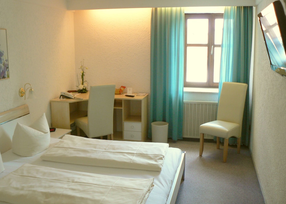 Economy Double Room photo 1