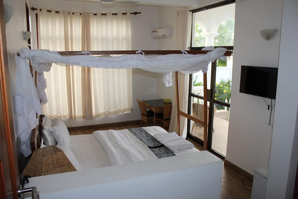 Deluxe Double Room, 1 King Bed, Balcony, Sea View photo 1