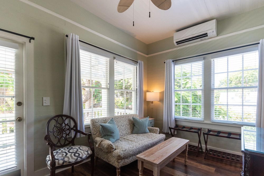 Queen Room with Balcony #3