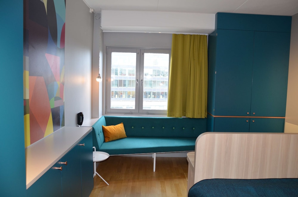 Standard Room, 1 Queen Bed, Kitchenette - Photo 2