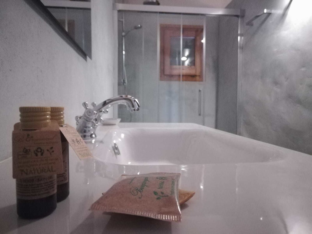 Romantic Double Room, 1 Queen Bed, Pool View photo 3